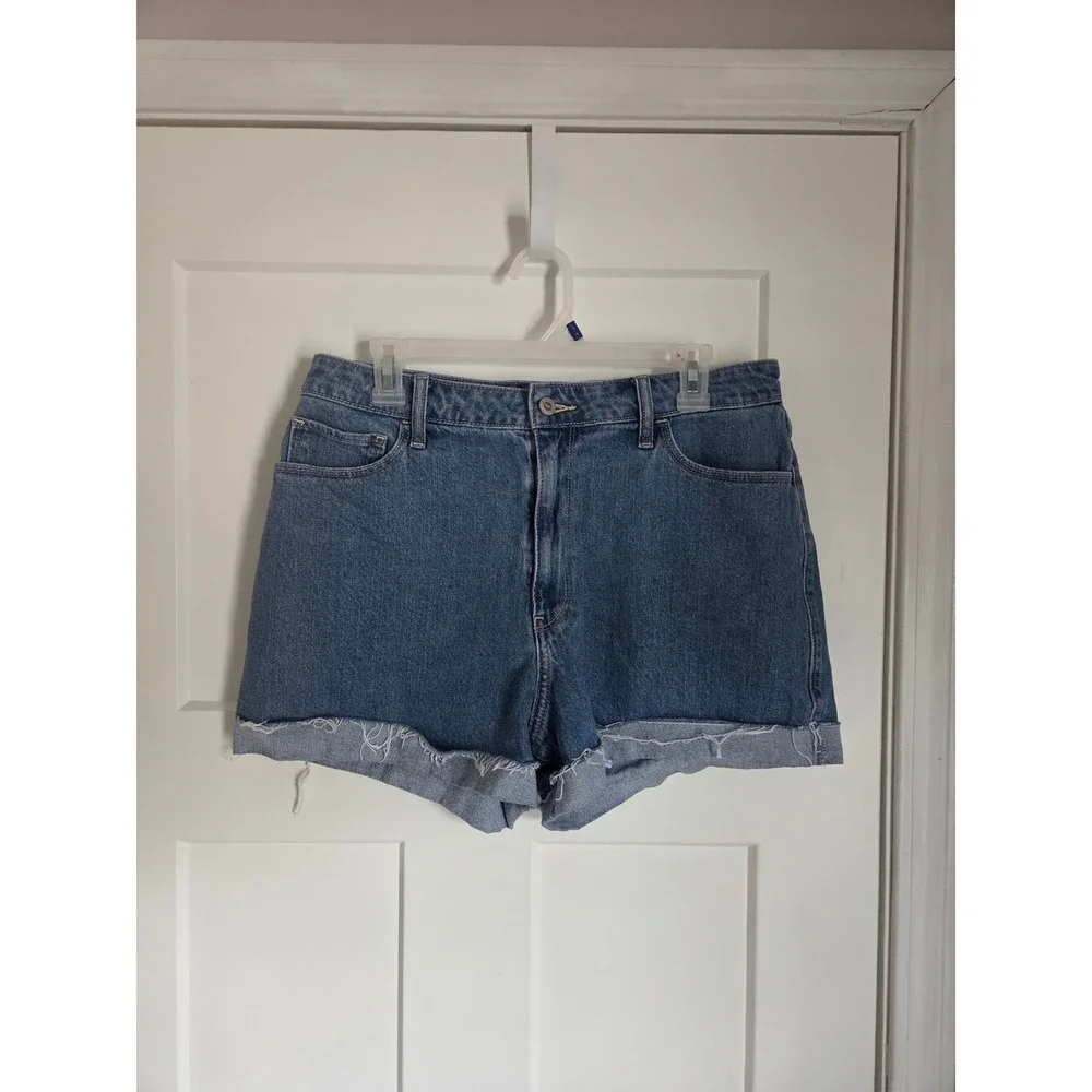 Hollister Ultra High-Rise‎ Mom Shorts Medium Wash Denim Raw Hem Size 12 W31